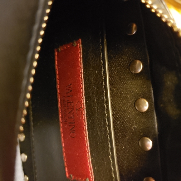 Valentino Garavani Rockstud Mini Camera Bag crossbody with chain - Picture 6 of 8